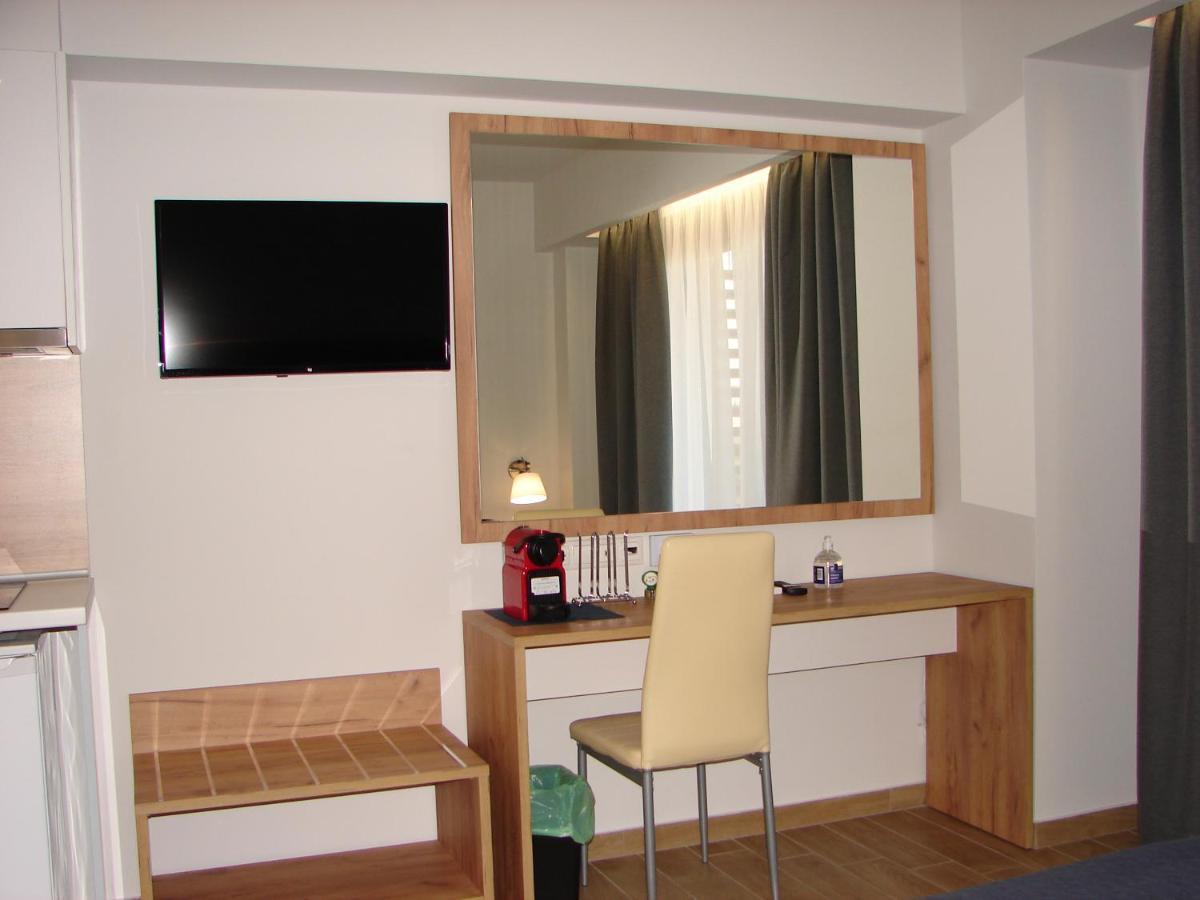 Four Reasons Apart otel Paralía Dış mekan fotoğraf